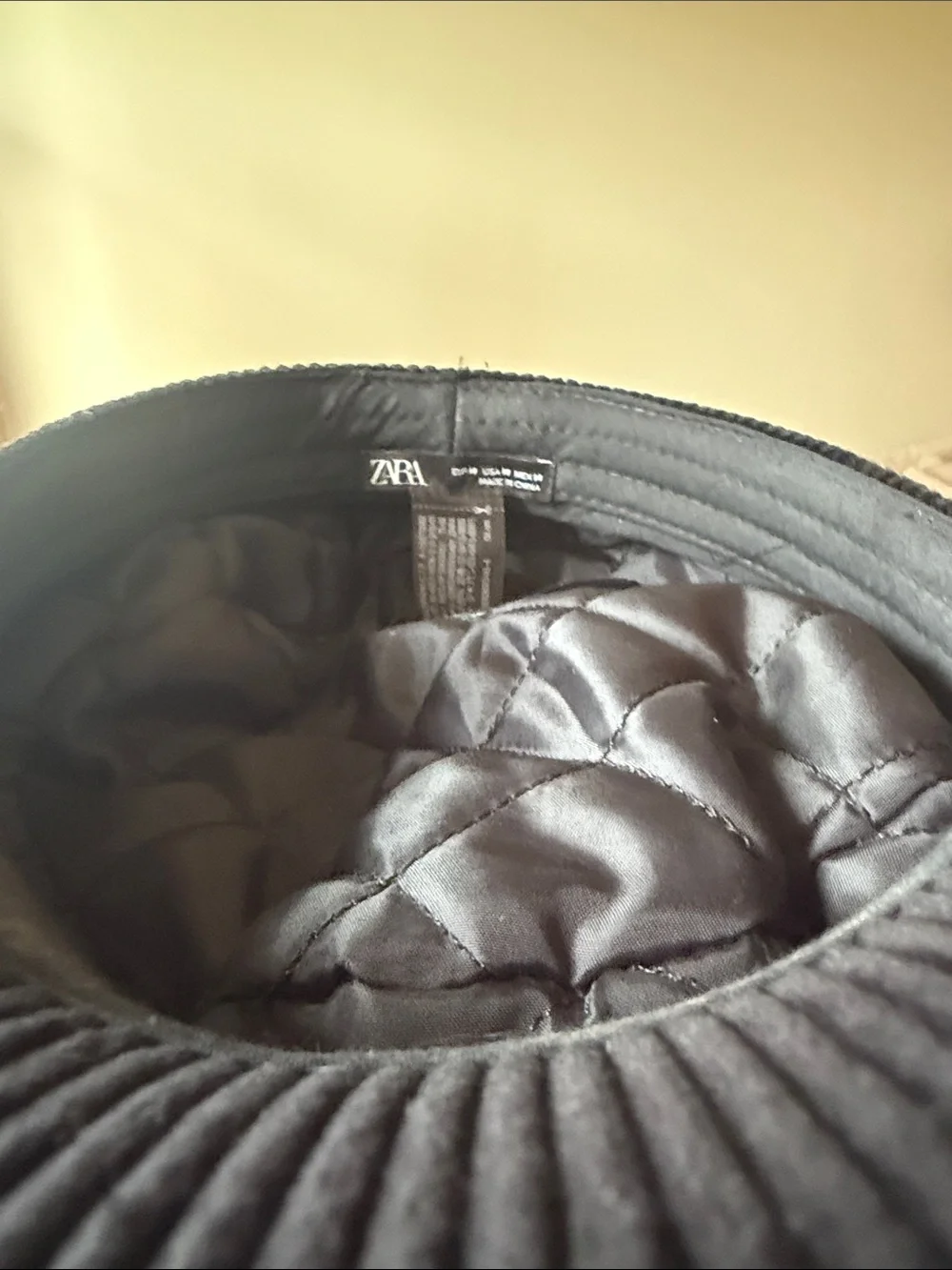 Zara Black Quilted-Lined Corduroy Cap
